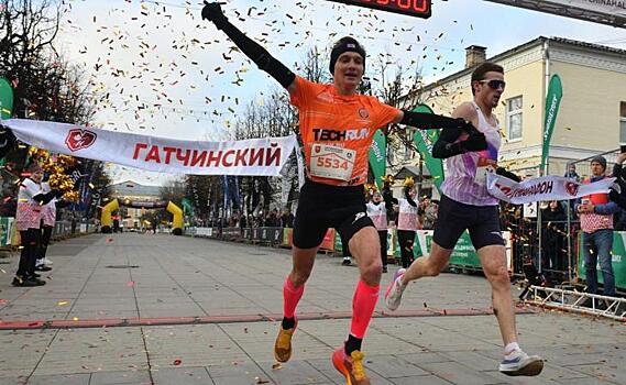 Курянин Александр Ольков победил в полумарафоне в Гатчине