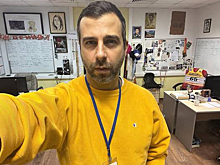 Ургант опубликовал фото из редакции в Москве