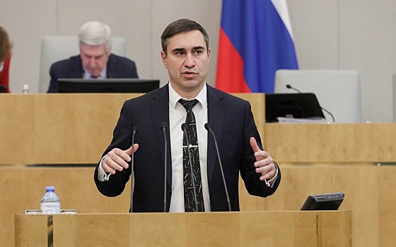 Депутат Госдумы Дмитрий Хубезов выдвинул аргументы в поддержку QR-кодов