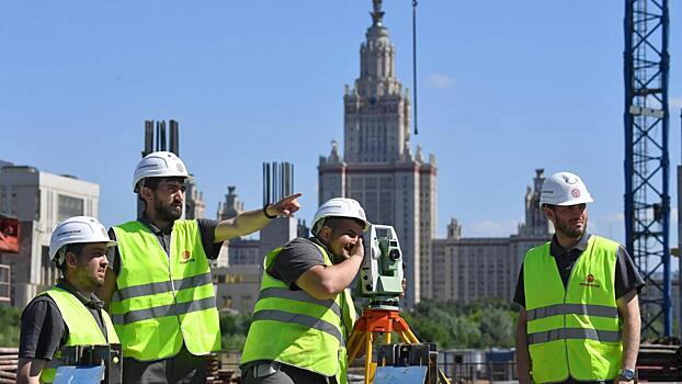 Стало известно, куда узбекистанцы чаще всего уезжали на заработки в 2022 году