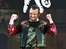 На экс-солиста "Коррозии металла" завели дело за кражу с выставки жилетки Андрея Князева