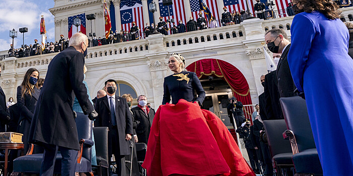 Все по дресс-коду: какие наряды выбрали звезды на инаугурацию президента США Джо Байдена