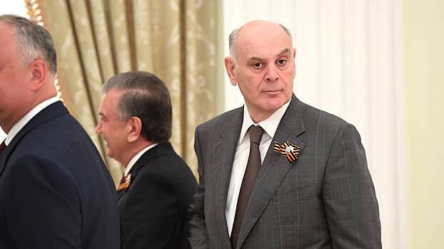 Президент Абхазии назвал протесты попыткой госпереворота