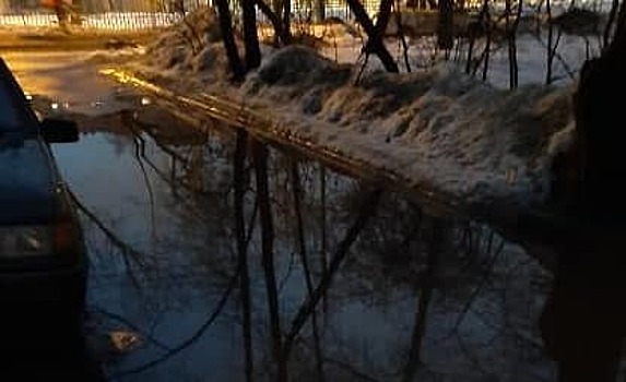 Затопление канализации устранили во дворе в Чукотском проезде