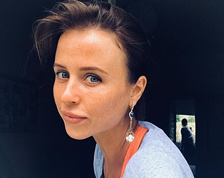 «Совсем не изменилась»: актриса Мирослава Карпович показала, как выглядела в подростковом возрасте