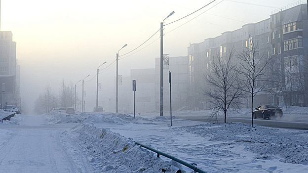 В Салехарде из-за 39-градусного мороза приостановили работу снегоуборочной техники