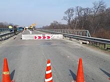 В Приморье произошло полное обрушение пролетов мостового перехода через реку Лобога