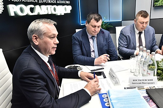 Андрей Травников и Роман Новиков обсудили развитие дорожной сети Новосибирской области