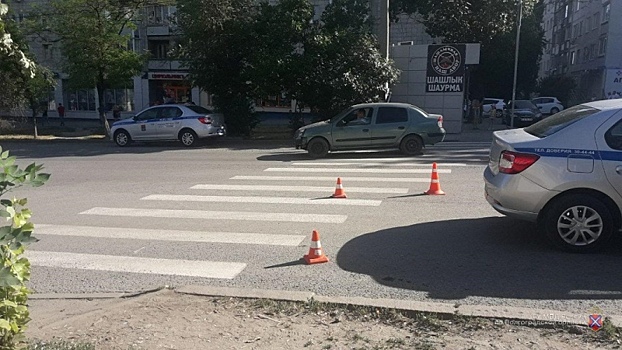 В Волгограде в праздничный день пенсионерка погибла под колесами сразу двух автомобилей