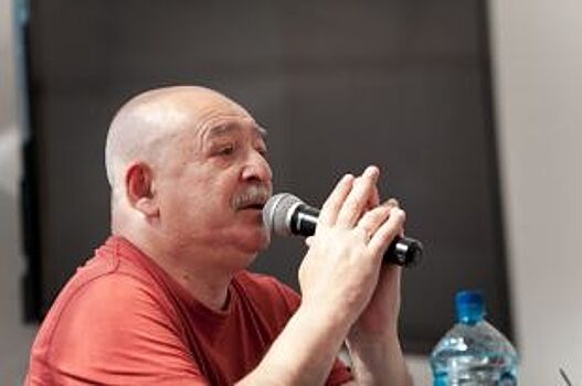 Петербургский историк Лев Лурье подведет итоги конца десятилетия в России