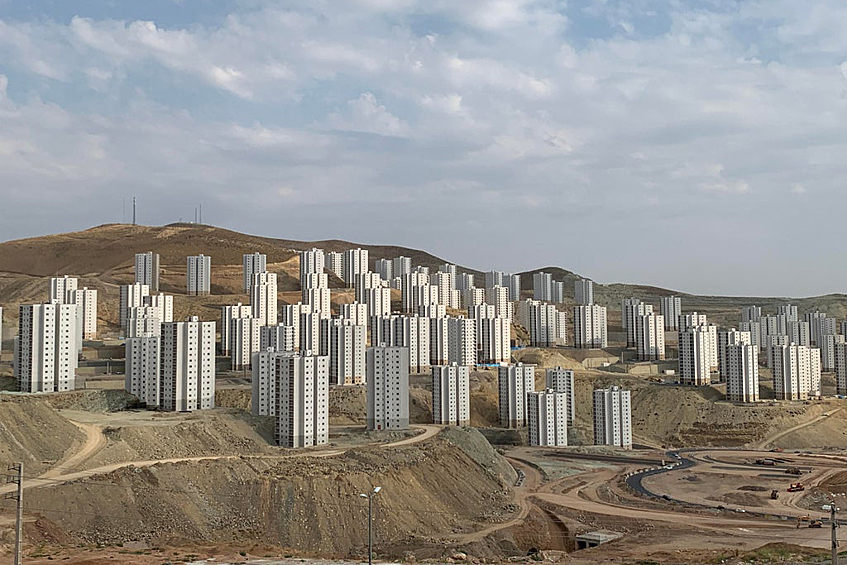 Неудачный жилищный проект в окрестностях Тегерана.