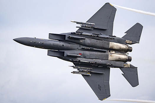 В США заявили о начале переброски истребителей на Ближний Восток