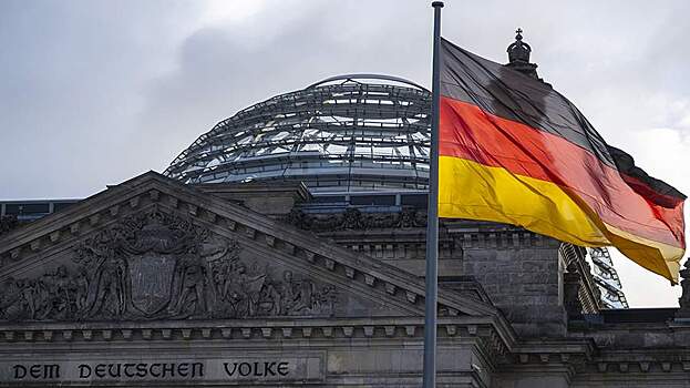Высокопоставленного чиновника в Германии уволили из-за связей с Россией
