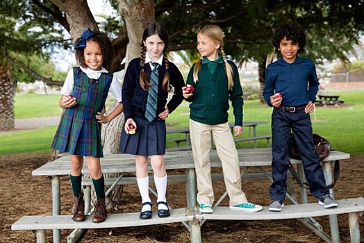 Американские школьники закидали учителей пирогами