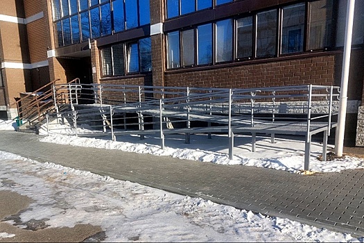 В Благовещенске для ветерана СВО установили пандус