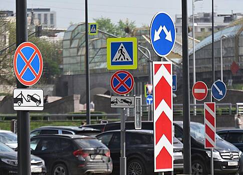 Фотографирующий машины на российских улицах подросток попал на допрос