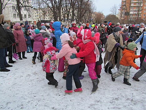 «Зимняя сказка» для детей на площади Кирова