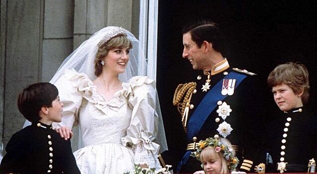 СМИ: Принц Чарльз не хотел жениться на Диане