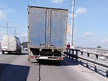 В Вологде КамАЗ врезался в иномарку, чем запустил цепочку столкновений