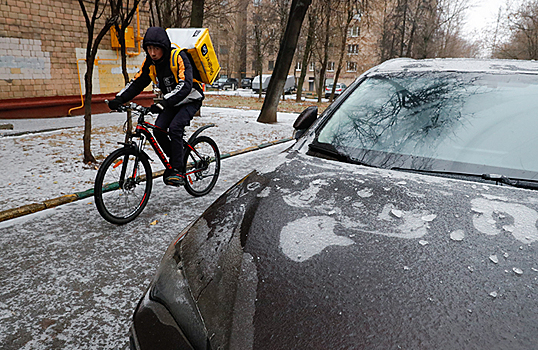В Центральной и Южной России — сильнейший гололед из-за мокрого снега и ледяного дождя