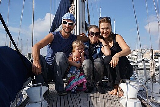 Семья из Новосибирска отправилась в кругосветное путешествие на яхте