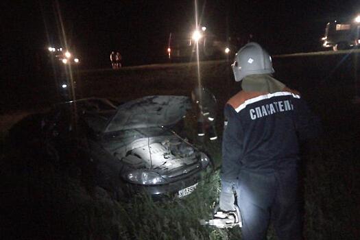 В Пугачевском районе иномарка вылетела в кювет