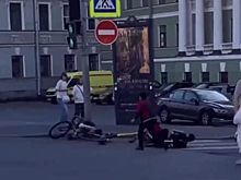 Четверо детей на угнанном самокате сбили велосипедиста в центре Петербурга