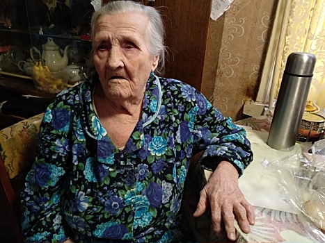 Ветерану ВОВ приходится жить в разрушающемся доме среди элитного жилья