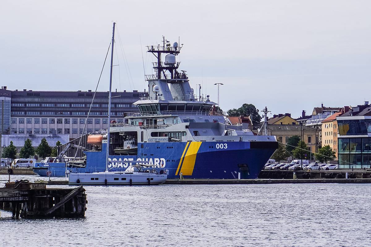 Капитана перехваченного сухогруза теневого флота России арестовали в Швеции