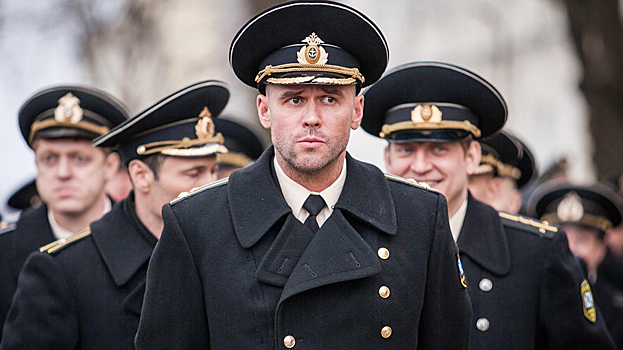 Максим Аверин поделился откровениями о своём пути в театре: «Ты — мебель»