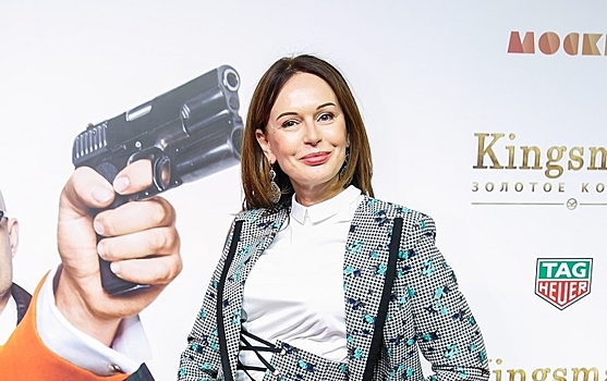 Ирина Безрукова в корсаже, Нюша со счастливой улыбкой и другие звезды на премьере фильма «Kingsman: Золотое кольцо»