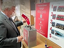 Василий Голубев проголосовал за новый дизайн трамвая в Таганроге