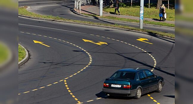 На дорогах России появились турбокольцевые перекрестки: всё, что нужно о них знать