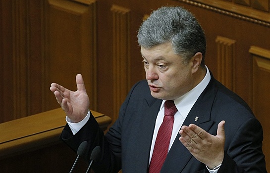 Порошенко подписал закон об иностранных военных на Украине