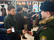 В Новосибирске девять мигрантов увезли в военкомат из кафе «Папа-плов»