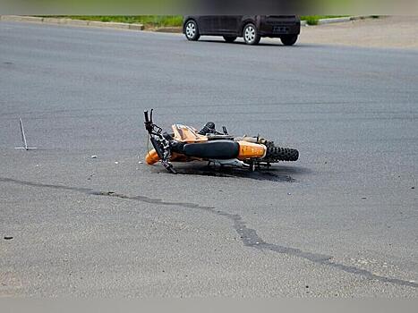 В Борзе подросток на мотоцикле влетел в иномарку