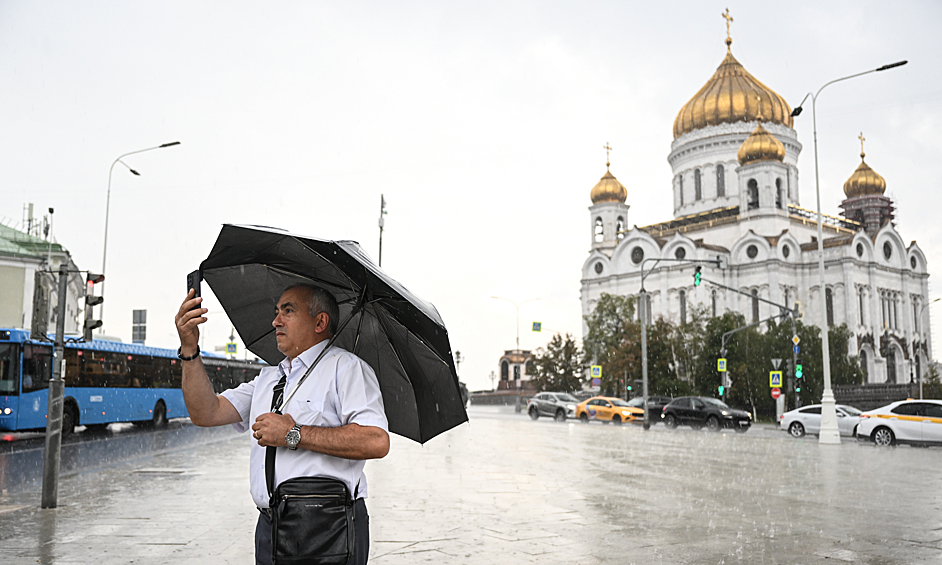 Дождь в москве 15 июля. Ливень в Москве. Ливень в Москве фото. Дождь в Москве. Последствия ливня в Москве.