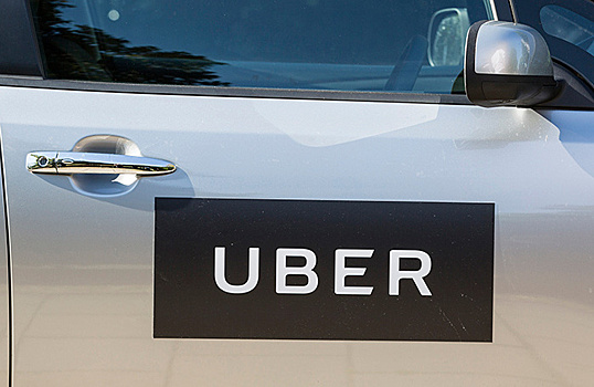Суд во Франции признал водителя Uber сотрудником компании
