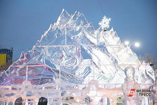 Ледовый городок открыли на Михайловской набережной в Новосибирске