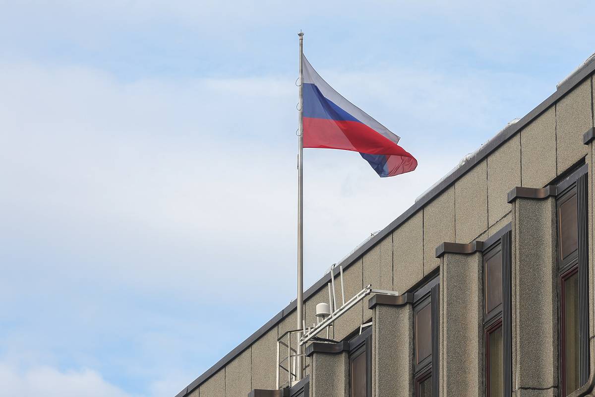 В России сообщили о нескольких ударах баллистических ракет по объектам на Украине