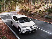 «Тойота» научила гибридный RAV4 заряжаться от тепла