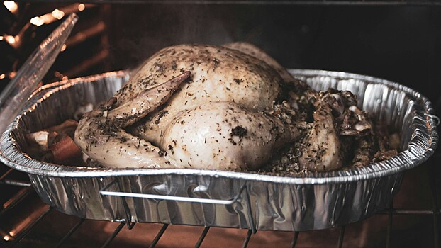 Врач рассказал о снижении риска онкологии при переходе на мясо птицы