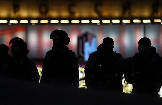 ОМОН вручил сотрудникам подмосковного склада Wildberries повестки в военкомат