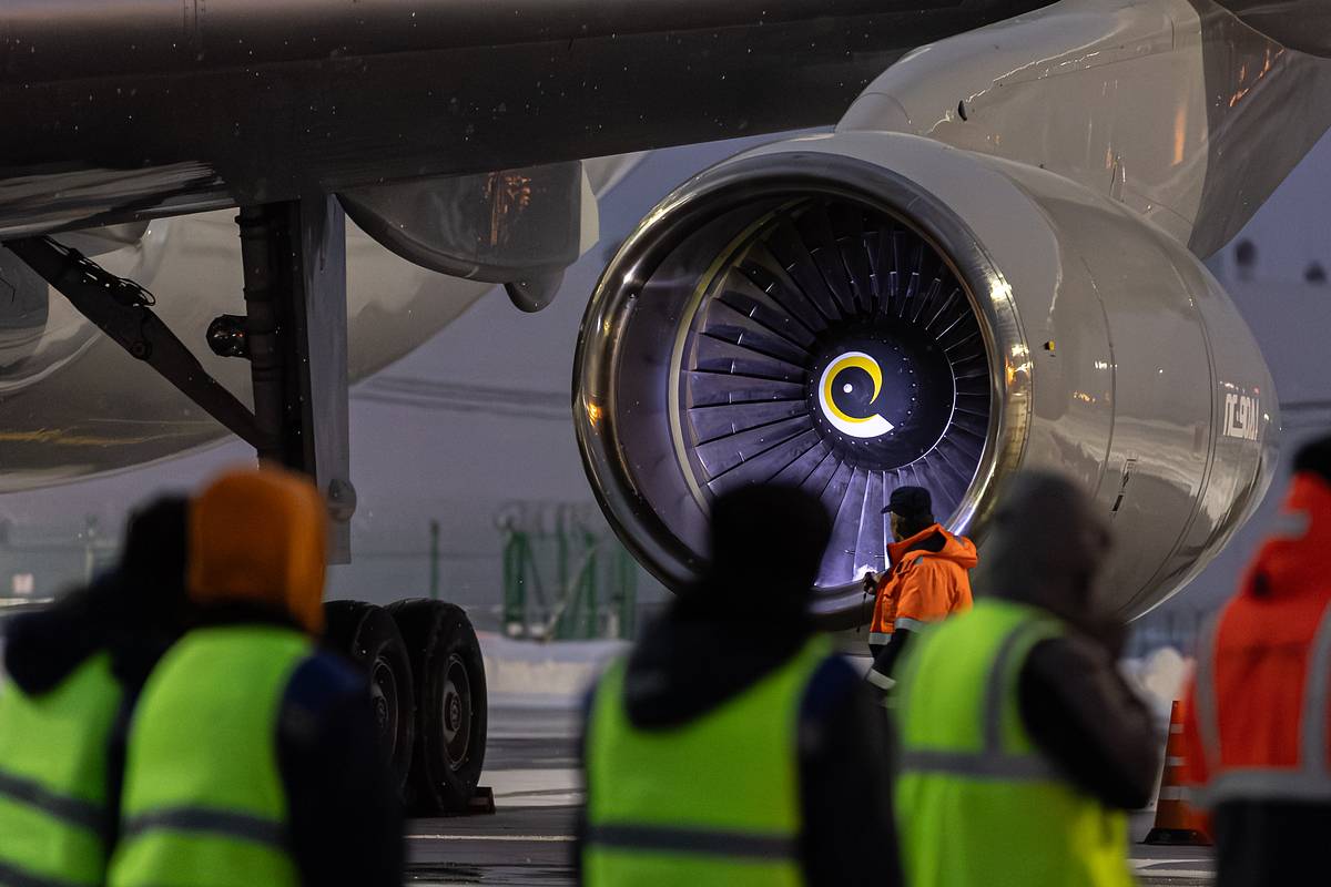 Раскрыта судьба пассажиров самолета с загоревшимся над Москвой двигателем