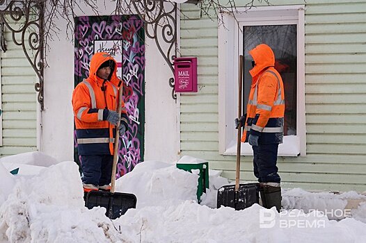 В Казани ощущается острый дефицит дворников из-за снегопадов