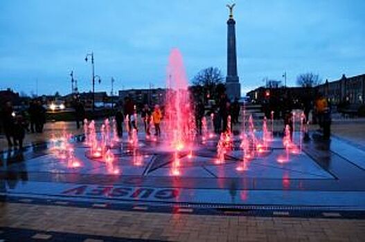 На центральной площади Гусева запустили фонтан