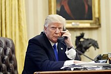 Трамп переходит на "телефонные митинги"