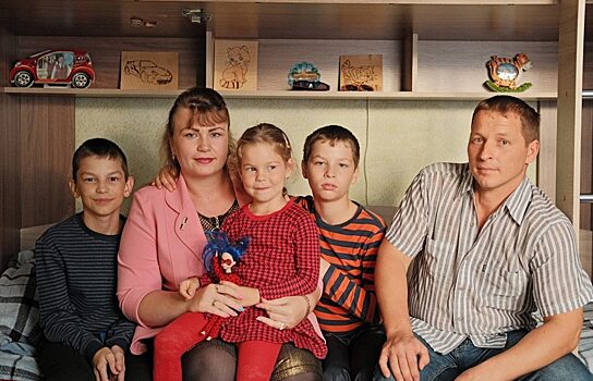 На Урале приемные родители делят дочь с вышедшим на свободу родным отцом
