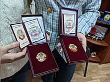 Власти ЛНР наградили молодую писательницу Фаину Савенкову и правозащитницу Миру Тэрада