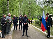 Евгений Первышов отдал дань уважения защитникам блокадного Ленинграда